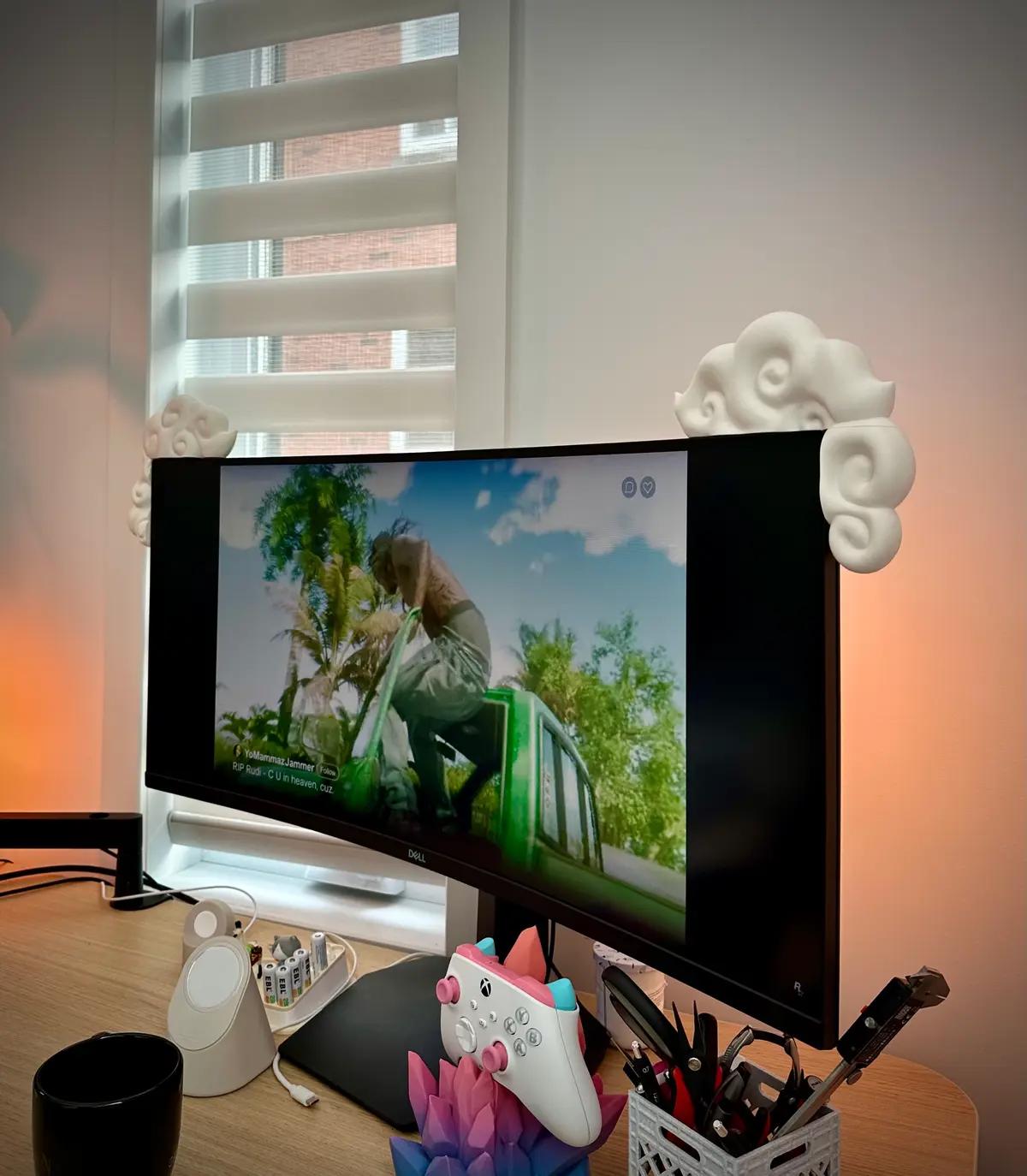 Pair of Cloud Shaped Corner Trims – Fun Décor for Desks, Picture Frames & Monitors and more!