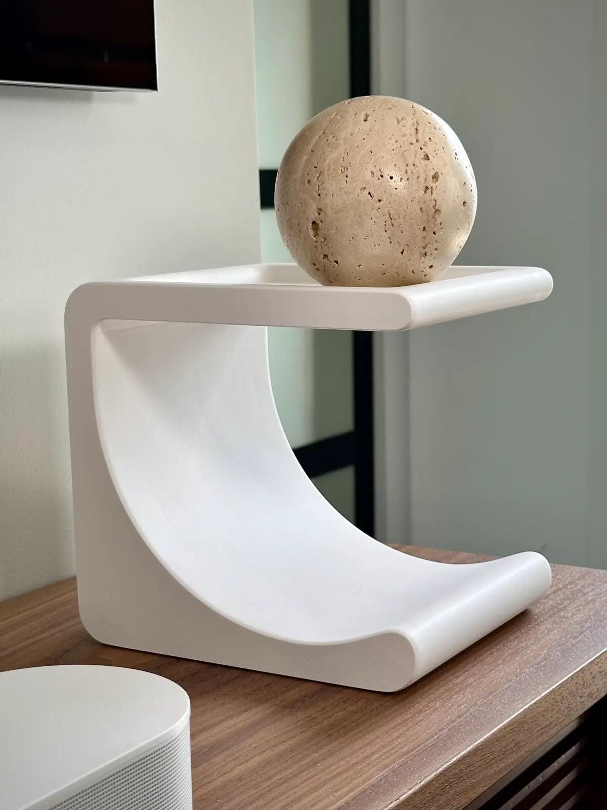 Comma Shaped Shelf – Modern and Stylish – Plant & Standard Versions Available!