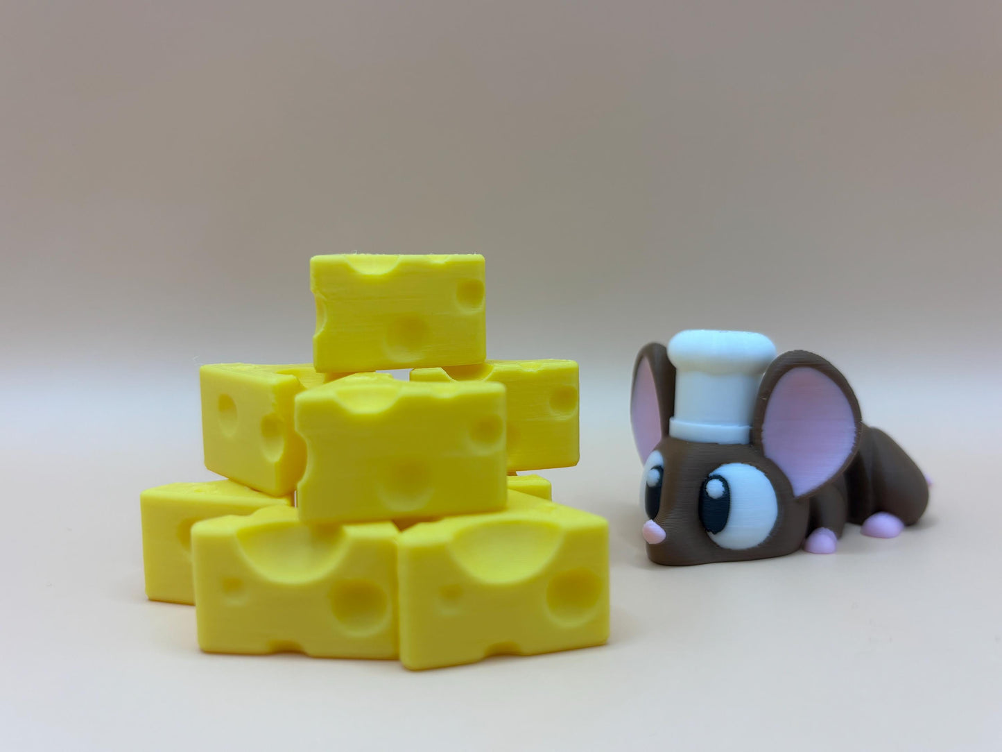 Remy the Articulated Flexi Mouse & His Cheese! – Flexible, Fun, and Ready for Adventure!