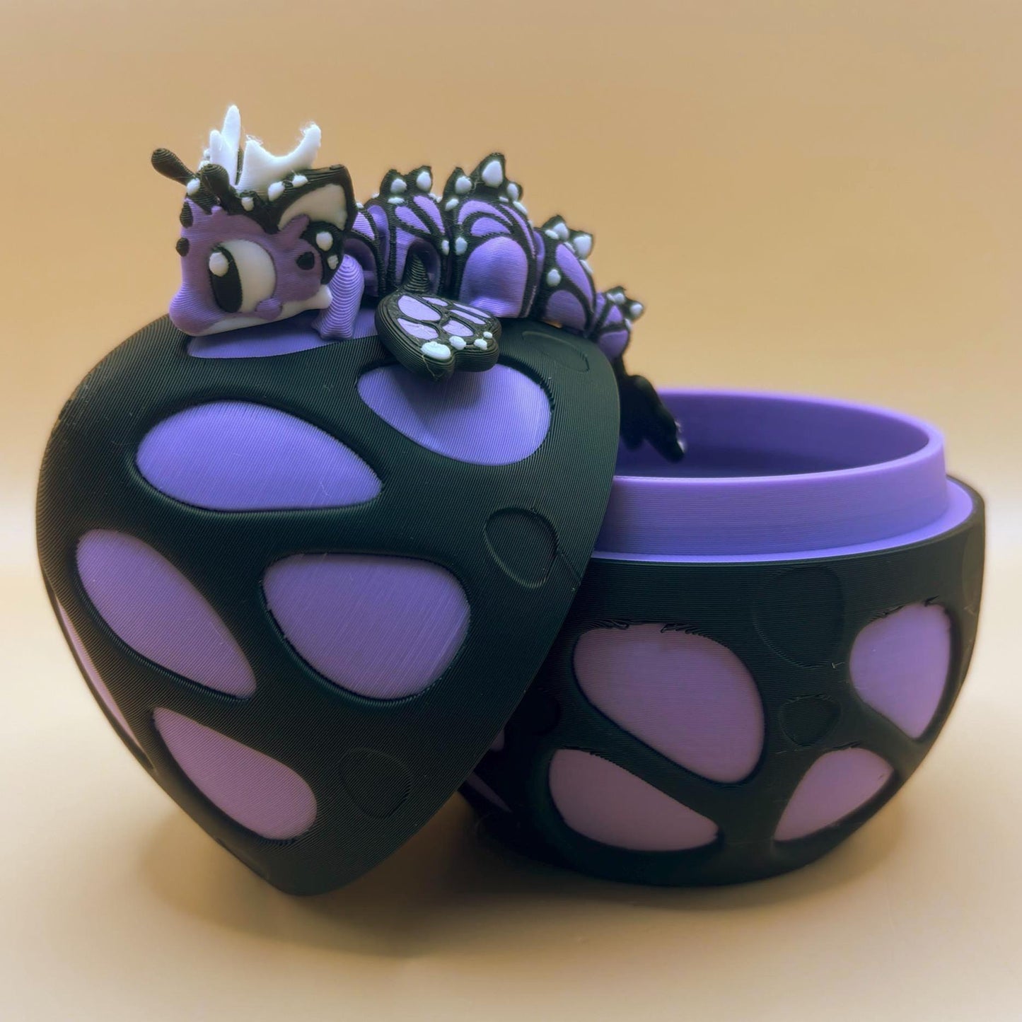 Bellatrix the Articulated Butterfly Dragon – Fantasy Friend with Her Own Egg