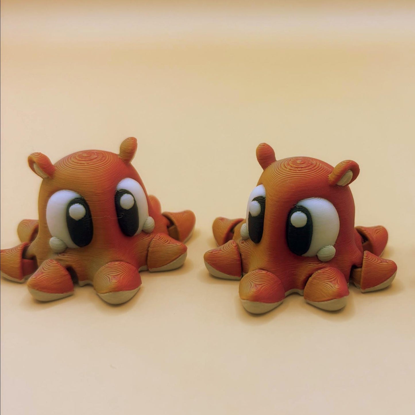 Otto the articulated, Inquisitive Octopus – Articulated Ocean keychain & magnet