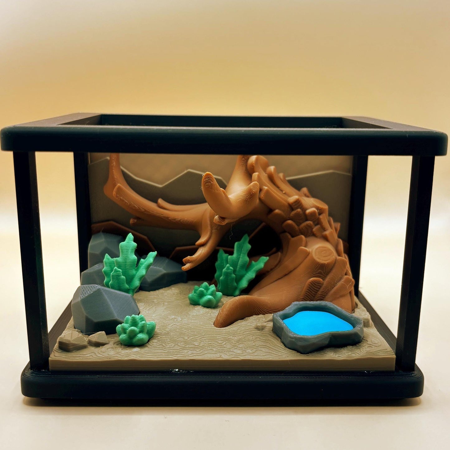 Miniature Reptile Display – Model Reptile Vivarium with Optional Gecko or Dragon