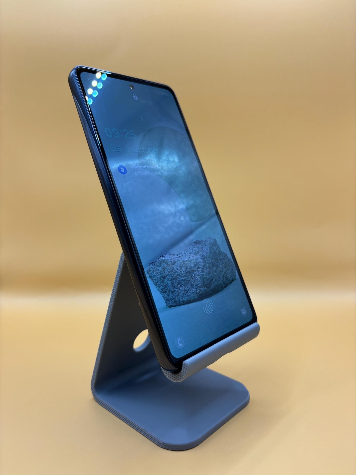 Minimalist Phone Stand - Perfect for desk or bedside table
