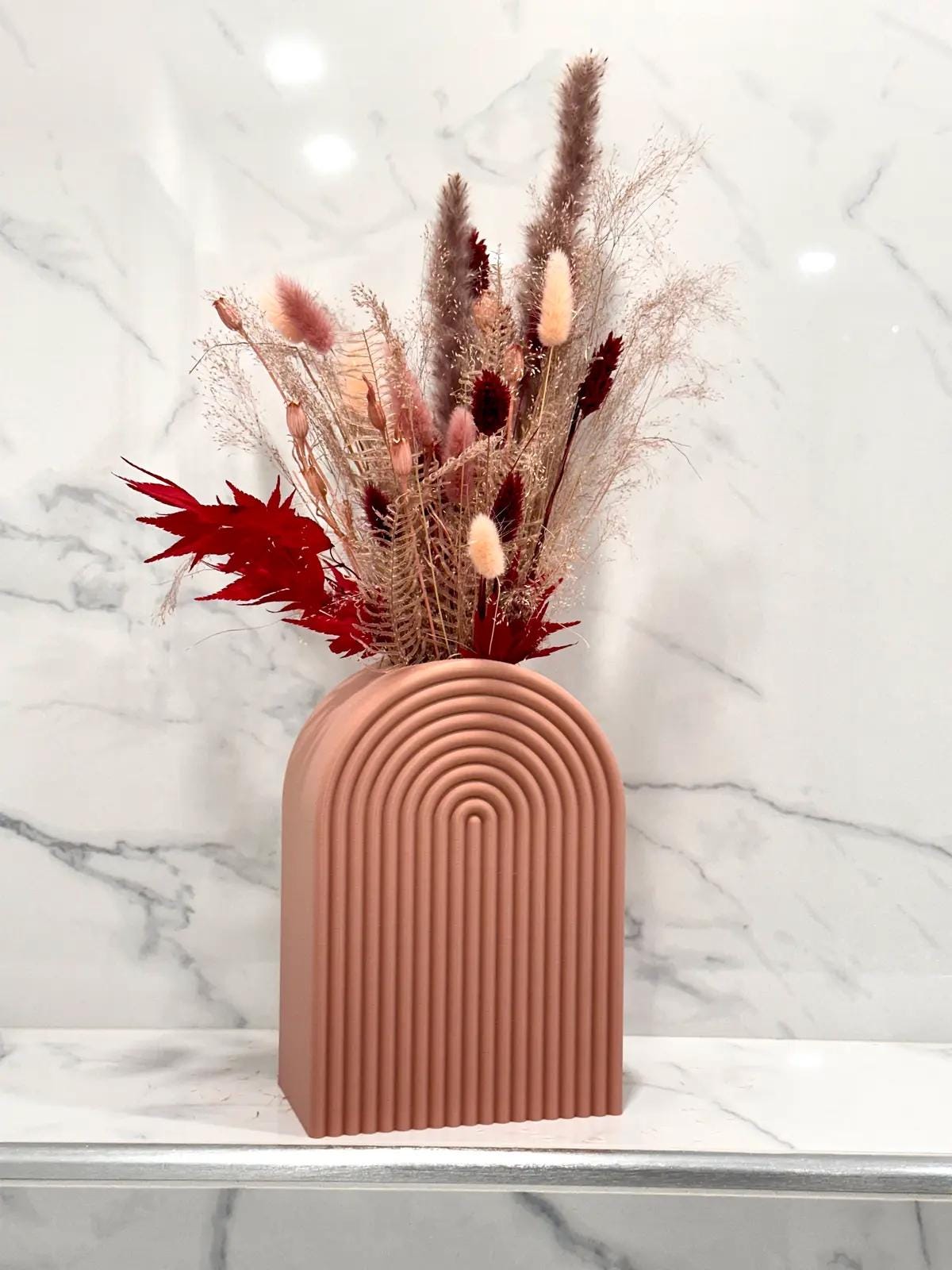 Modern Rainbow Shaped Vase – Stylish & Colourful Decorative Piece for Any Space! Colour customisable!