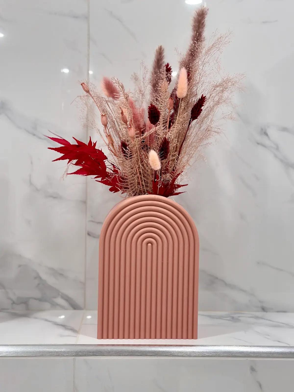 Modern Rainbow Shaped Vase – Stylish & Colourful Decorative Piece for Any Space! Colour customisable!