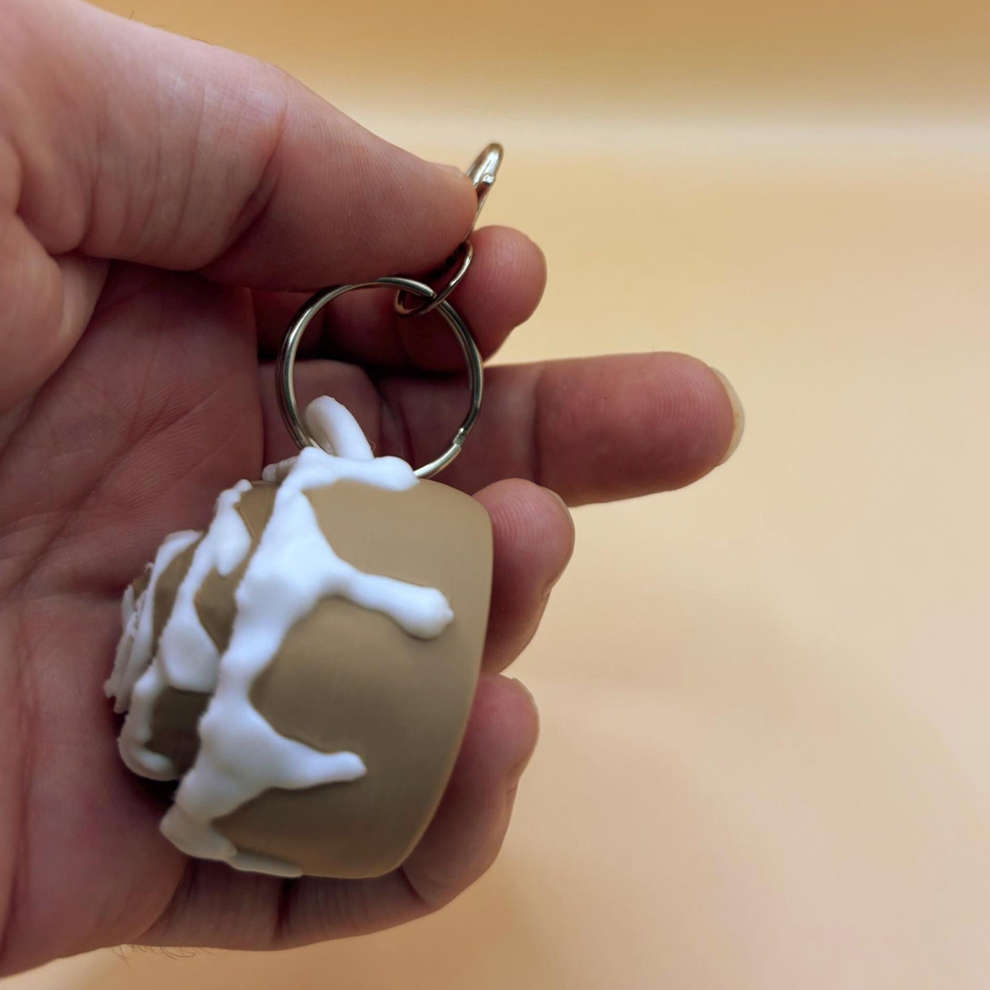 CinnaSnap Keychain – Cinnamon Bun Clicker Fidget Toy